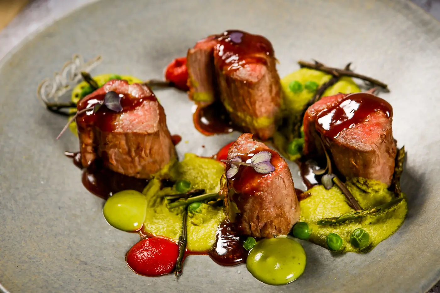 Fine dining fotografija tanjura